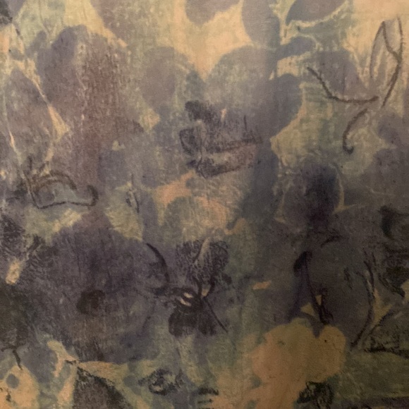 Laura Ashley, long gauzy scarf. 100% polyester, excellent condition. - Picture 7 of 9